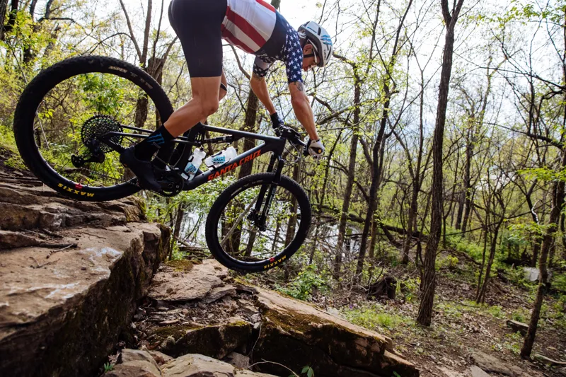 Santa Cruz Blur C XT Reserve 29er Mountain Bike 2022 Dark Matter-3